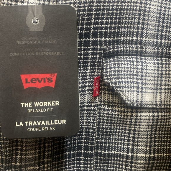 NWT Levi’s Black and Grey Plaid Shirt. Brand New - Picture 9 of 9